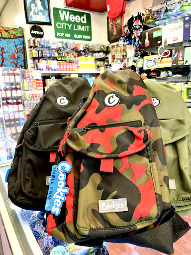 Tobacco Shop «Lotus Smoke Shop», reviews and photos, 4396 Tamiami Trail N, Naples, FL 34103, USA