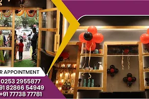 Spikes N Curls - Unisex Hair Salon | Best Hair Skin & Makeup Salon Nashik image