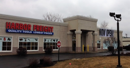 Harbor Freight Tools, 3550 Grand Ave, Gurnee, IL 60031, USA, 