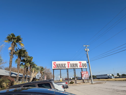 Zoo «Animal World & Snake Farm Zoo», reviews and photos, 5640 Interstate 35 Frontage Rd, New Braunfels, TX 78132, USA