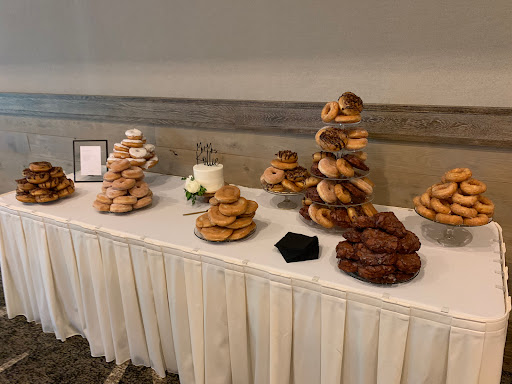 Bakery «Sweet Retreat Cake Boutique», reviews and photos, 227 N Main St, Loyal, WI 54446, USA