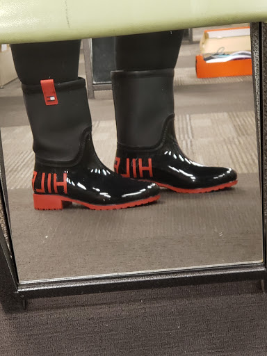 Shoe Store «DSW Designer Shoe Warehouse», reviews and photos, 4401 Lyons Rd, Coconut Creek, FL 33073, USA