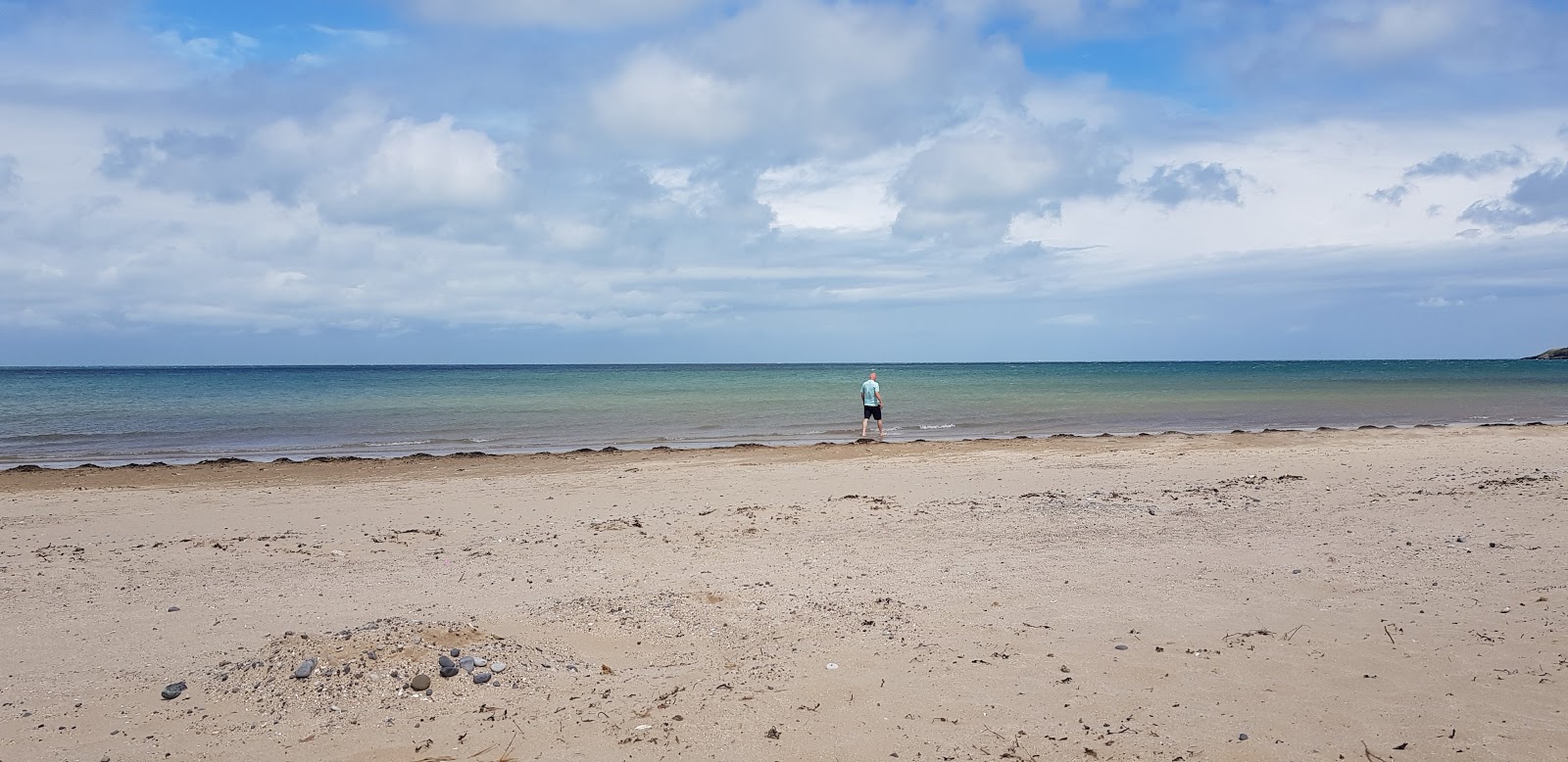 Foto di Spiaggia di Llanddona con molto pulito livello di pulizia