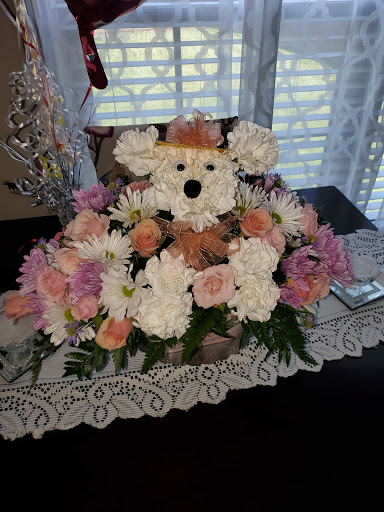 Gift Basket Store «FLOWERS BY TARA AND JEWELRY WORLD», reviews and photos, 2087 Wilma Rudolph Blvd, Clarksville, TN 37040, USA
