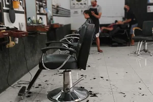 Sinergi Barbershop image