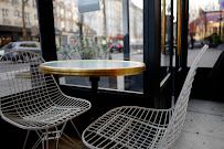 Atmosphère du Restaurant servant le petit-déjeuner République of Coffee à Paris - n°19