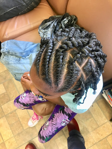 Hair Salon «CinciNatural Center», reviews and photos, 1617 Highland Ave, Cincinnati, OH 45202, USA