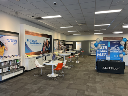 Cell Phone Store «AT&T», reviews and photos, 3014 Bardstown Rd, Louisville, KY 40205, USA