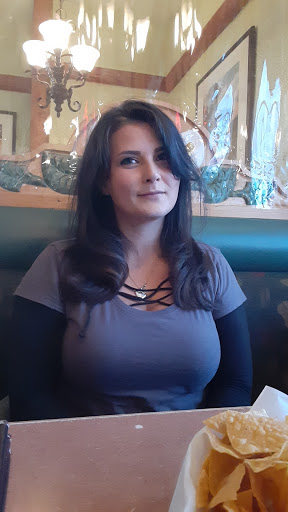 Hair Salon «Tanglez Salon», reviews and photos, 136 N Blakeley St, Monroe, WA 98272, USA