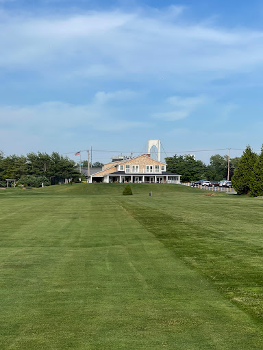 Golf Course «Jamestown Golf Course», reviews and photos, 245 Conanicus Ave, Jamestown, RI 02835, USA