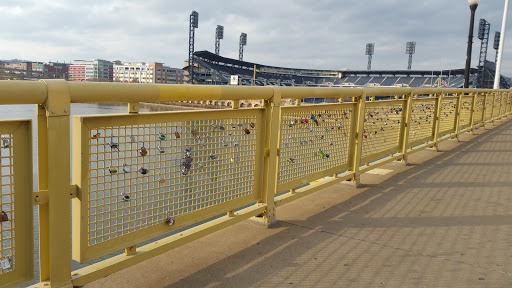 Shopping Mall «Fifth Avenue Place», reviews and photos, 201 Fifth Ave, Pittsburgh, PA 15222, USA