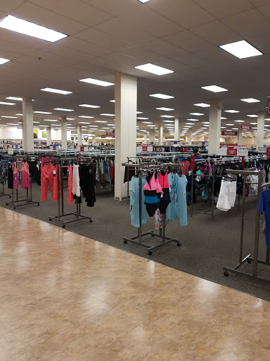 Clothing Store «Burlington Coat Factory», reviews and photos, 18000 Vernier Rd, Harper Woods, MI 48225, USA