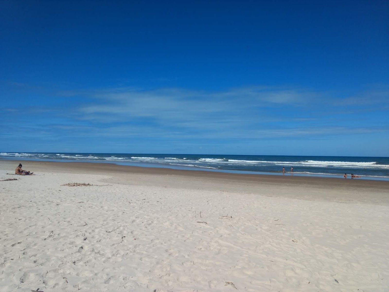 Fotografie cu Praia do Baneb - locul popular printre cunoscătorii de relaxare