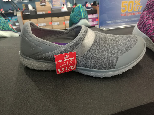 Stores to buy comfortable women's shoes Tampa