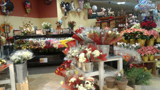 Supermarket «Giant Eagle Supermarket», reviews and photos, 1201 Mentor Ave, Painesville, OH 44077, USA