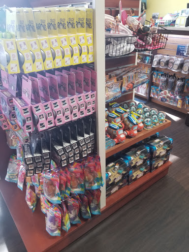 Clothing Store «Ron Jon Surf Shop», reviews and photos, 377 Mandalay Ave, Clearwater Beach, FL 33767, USA