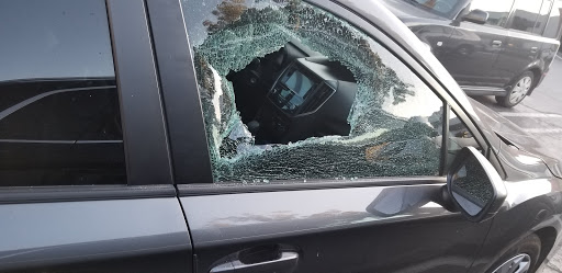 Auto Glass Shop «Auto Glass On The Move», reviews and photos, 728 E 12th St, Oakland, CA 94606, USA