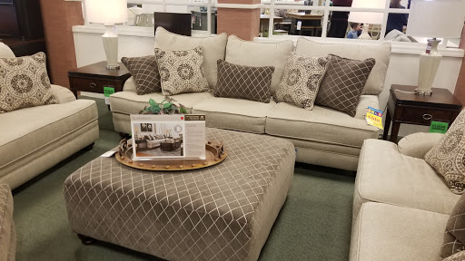 Furniture Store «Raymour & Flanigan Furniture and Mattress Store», reviews and photos, 895 E Gate Blvd, Garden City, NY 11530, USA