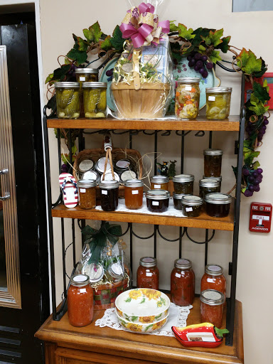 Grocery Store «River country store (live bait sold here )», reviews and photos, 2142 Mission Rd, Harpers Ferry, WV 25425, USA