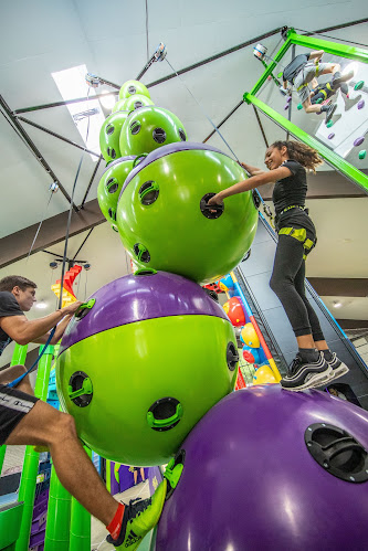 Kommentare und Rezensionen über Jump & Climb Untreusee - Trampolinhalle, Indoorklettern & Indoorsoccer