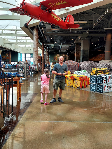Sporting Goods Store «Bass Pro Shops», reviews and photos, 951 E Lewis and Clark Pkwy, Clarksville, IN 47129, USA
