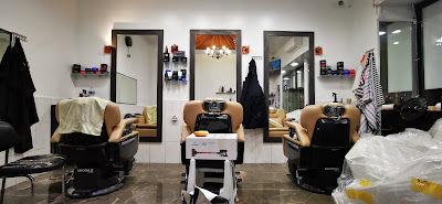 Salon de Coiffure Gare Aulnay S/B (regardez les dernières photos, ça ne s'appelle plus Art et Coiffure depuis des lustres !) à Aulnay-sous-Bois