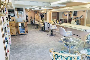 Lyckeby barbershop , frisör salong image