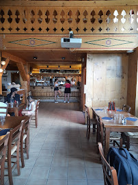 Atmosphère du Bar Restaurant Les Planards à Chamonix-Mont-Blanc - n°2