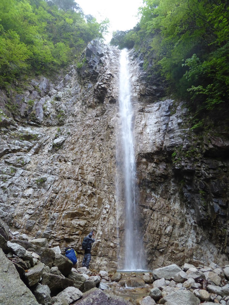 庵座の滝