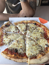 Plats et boissons du Pizzeria Univers Pizza La Ciotat - n°2