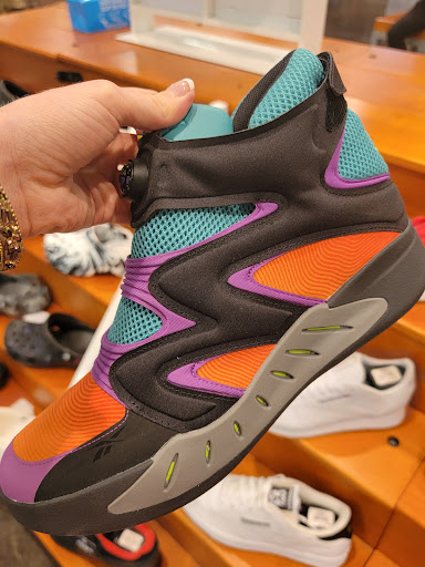 Clothing Store «Champs», reviews and photos, 205 E Broadway, Bloomington, MN 55425, USA