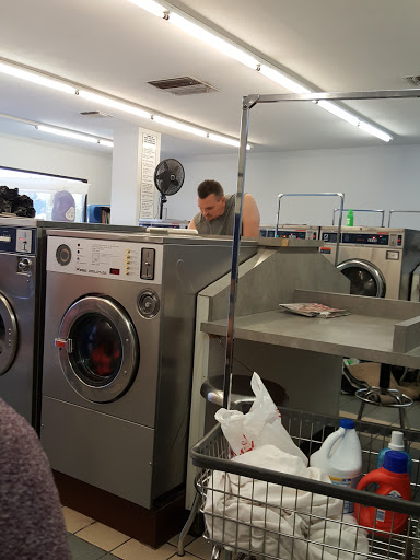 Laundromat «Suds Factory Coin Laundry», reviews and photos, 2830 Eastern Ave, Sacramento, CA 95821, USA