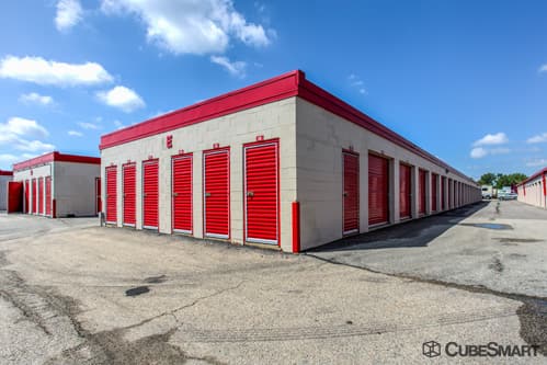 Self-Storage Facility «CubeSmart Self Storage», reviews and photos, 1950 S Mt Prospect Rd, Des Plaines, IL 60018, USA