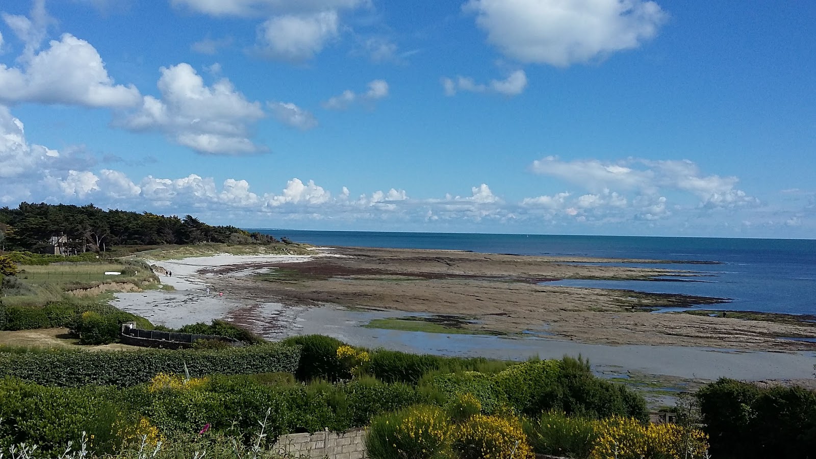 Foto van Plage de Kercambre met turquoise water oppervlakte