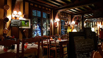 Atmosphère du Restaurant français Restaurant Le Pot d'Étain à Manerbe - n°20