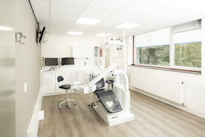 Dental Center Kostverlorenhof image