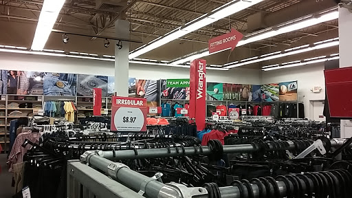 Outlet Store «VF Outlet», reviews and photos, 15501 S Apopka Vineland Rd, Orlando, FL 32821, USA