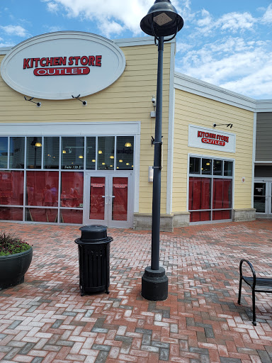 Clothing Store «AEO Factory Store», reviews and photos, 35 Main St, Freeport, ME 04032, USA