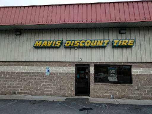 Tire Shop «Mavis Discount Tire», reviews and photos, 109 Turtle Walk Ln, Bartonsville, PA 18321, USA