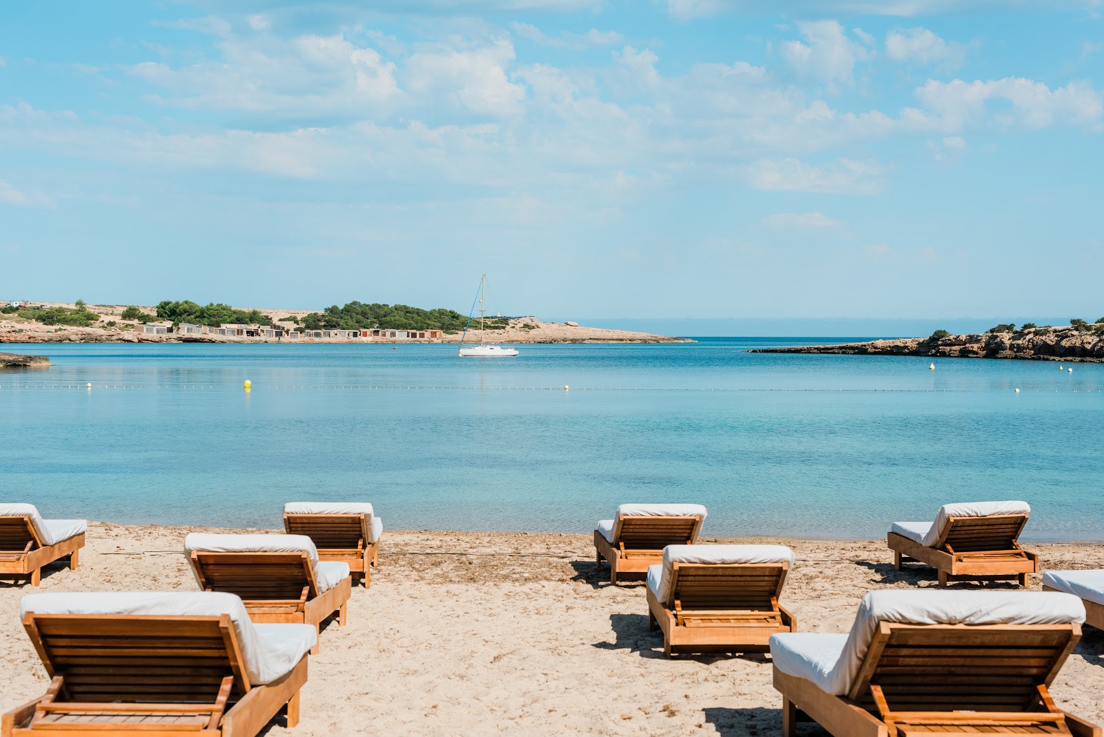 Photo of Alma Beach with very clean level of cleanliness