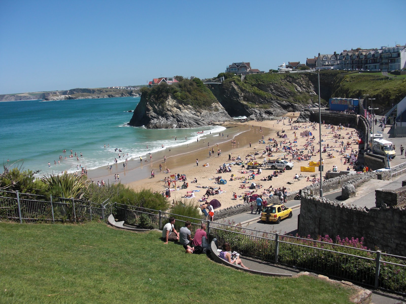 Foto van Great Western Beach met ruim strand