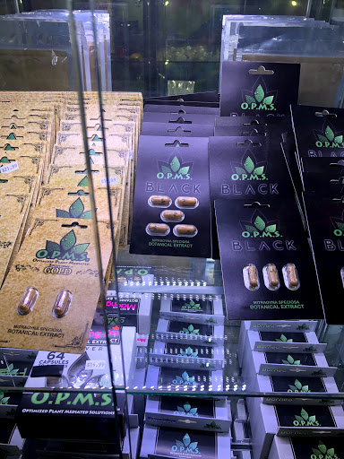 Tobacco Shop «Kazzaz Smoke Shop», reviews and photos, 6355 W Montrose Ave, Chicago, IL 60634, USA