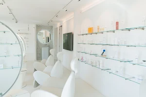 Christina Cosmeceuticals Cannes - Institut de Beauté - Soins du Visage image