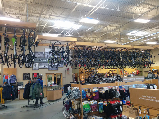 Camping Store «REI», reviews and photos, 735 NW Gilman Blvd, Issaquah, WA 98027, USA