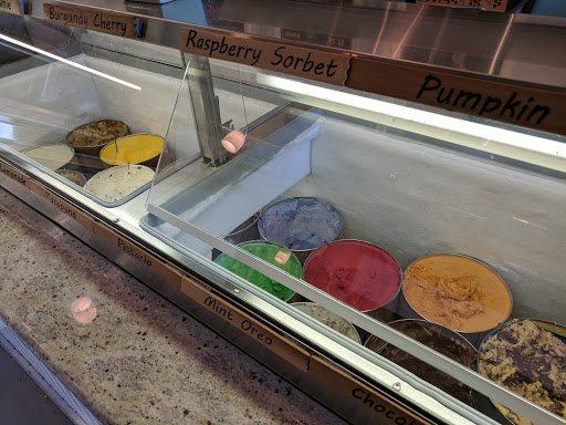 Shopping Mall «Marsh Manor Shopping Center», reviews and photos, 3700 Florence St, Redwood City, CA 94063, USA