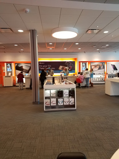 Cell Phone Store «AT&T», reviews and photos, 300 S University Ave, Little Rock, AR 72205, USA