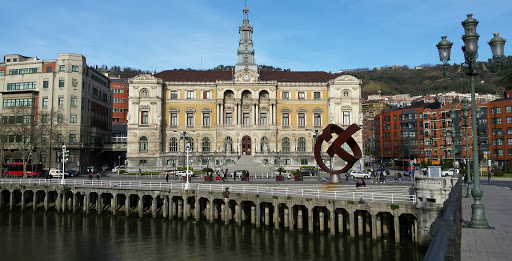 Centro Médico Naturopático Bilbao | Tndr. Dr. Cayo Martín Valencia