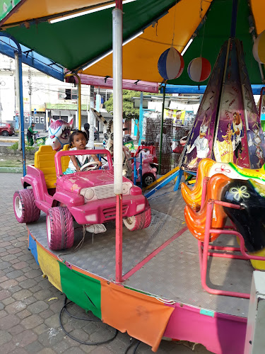 Parque Infantil Roberto Luis Cervantes - Tienda para bebés