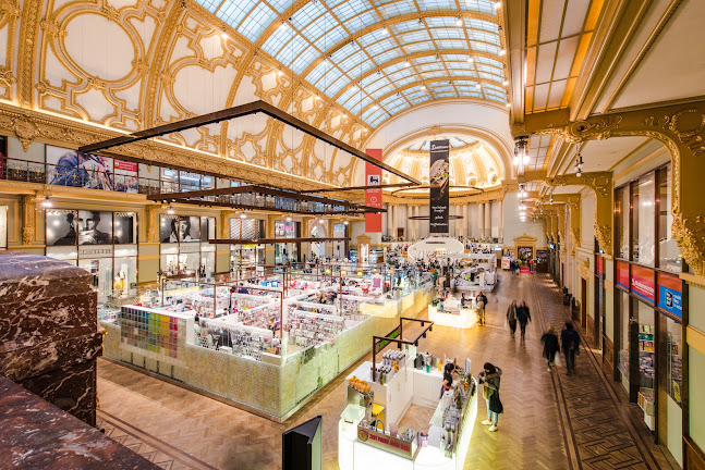 Beoordelingen van Shopping Stadsfeestzaal in Halle - Winkelcentrum