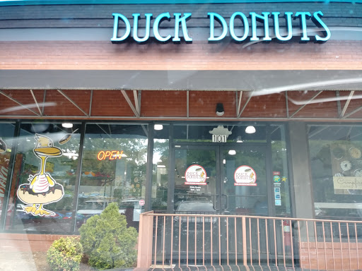Donut Shop «Duck Donuts», reviews and photos, 100 Wrenn Dr #101, Cary, NC 27511, USA